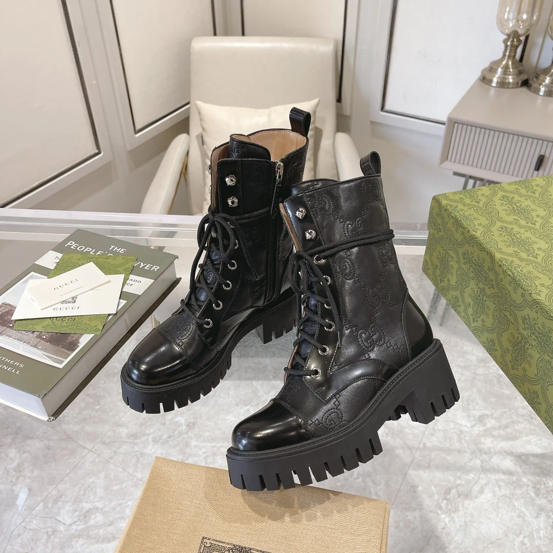 Leather lace-up boot heel height: 6 cm