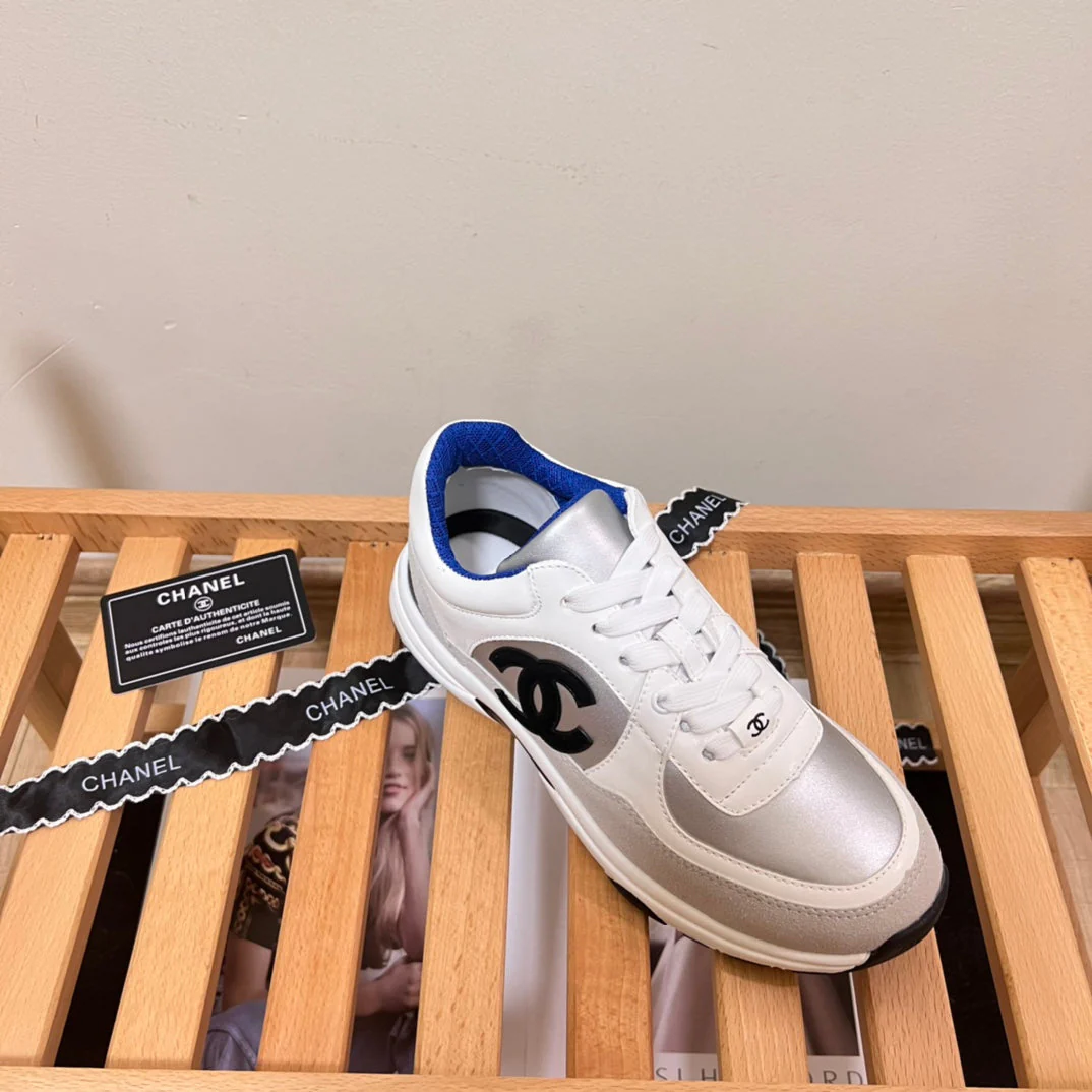 Calfskin and mesh casual shoes