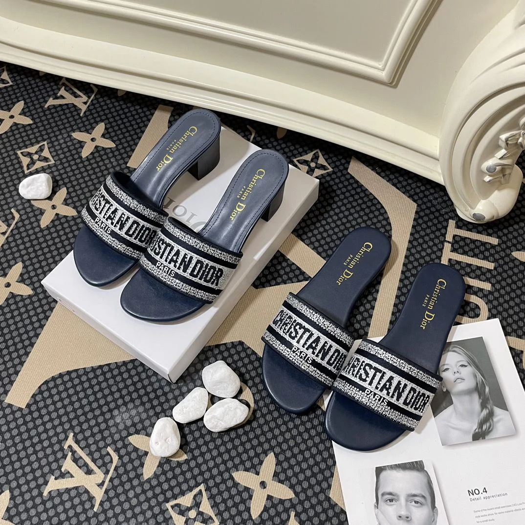 Pressed Diamond Slippers