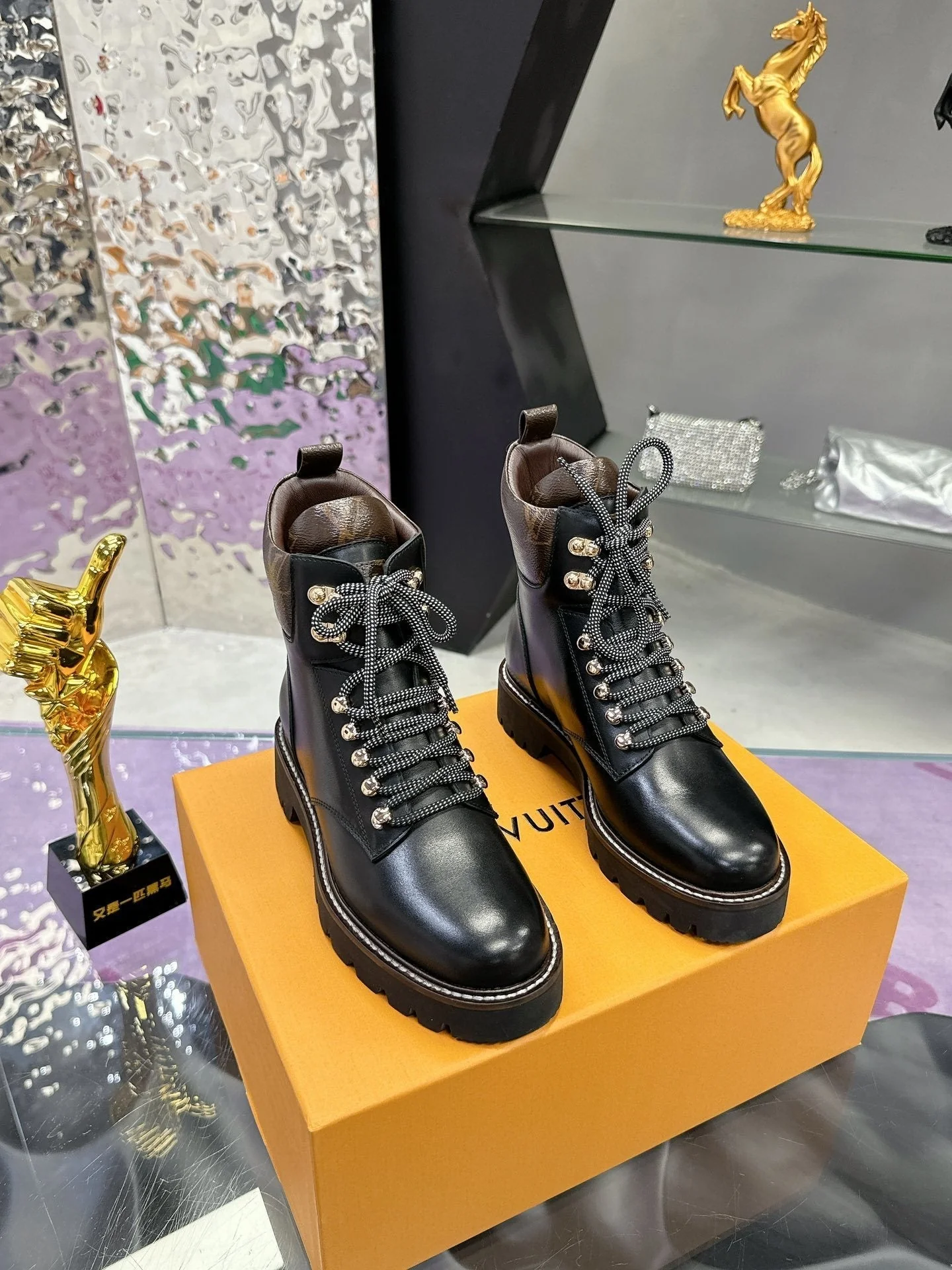 Lace-up leather martin ankle boots