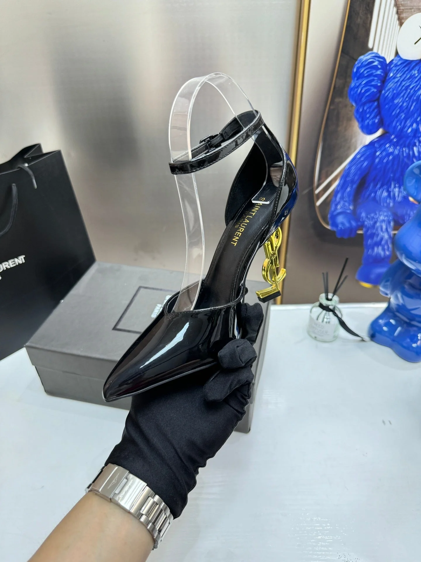 Patent leather high heels, heel height 10cm