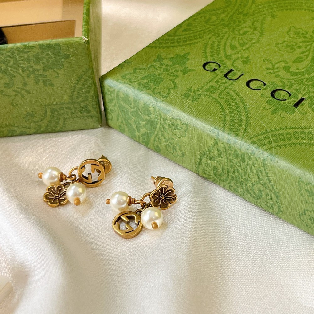 Flower Pearl Earrings