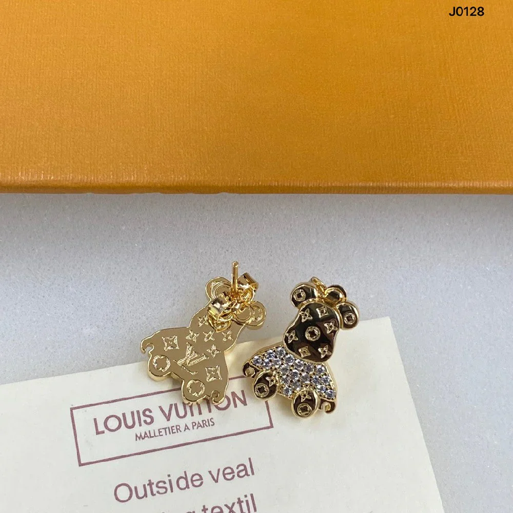 Fashion Bear Shaped Diamond Stud Earrings