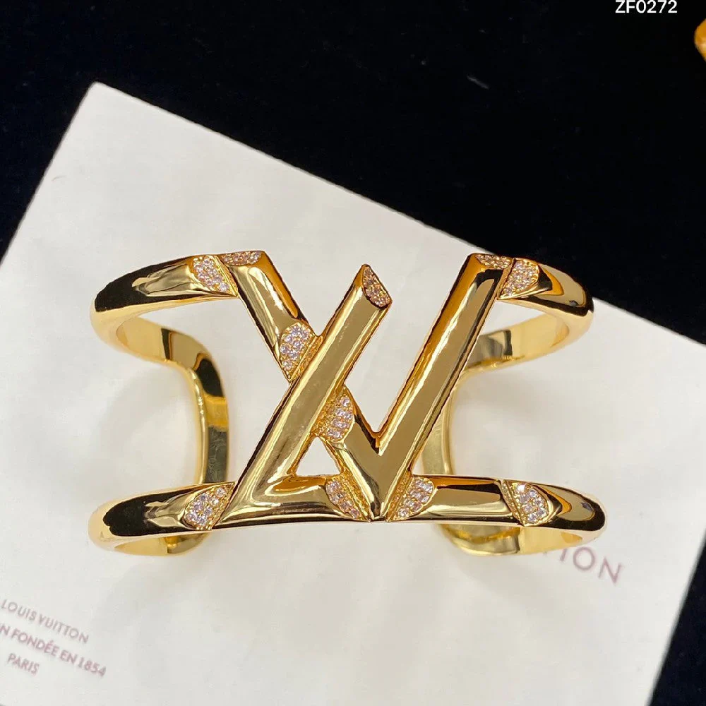 Temperamental V Letter Bracelet
