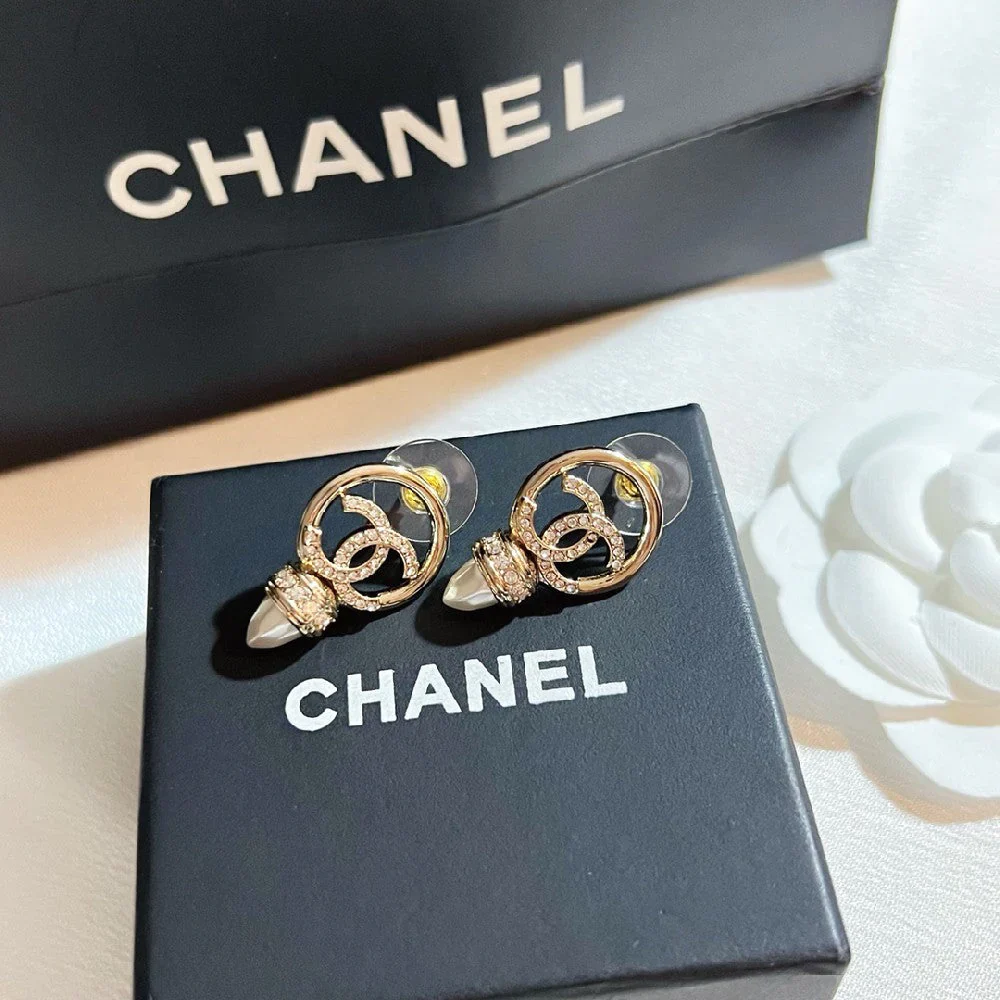 Round Water Drop Pearl Stud Earrings