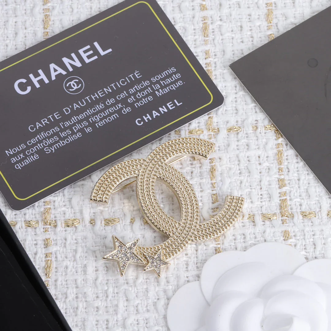 Personalized star brooch