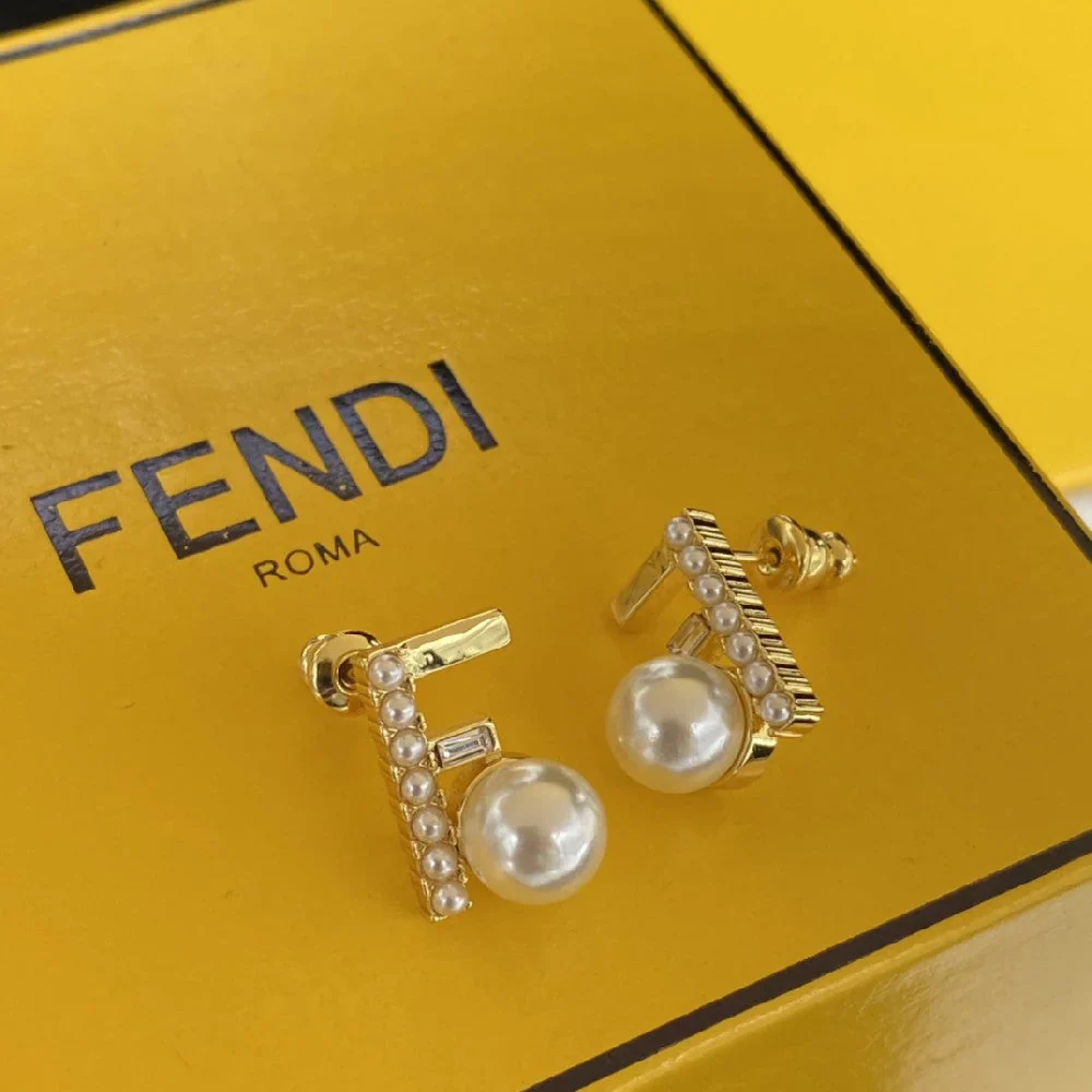 Fashionable All-Match Pearl Stud Earrings