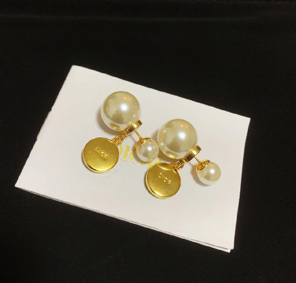 Classic Pearl Earrings