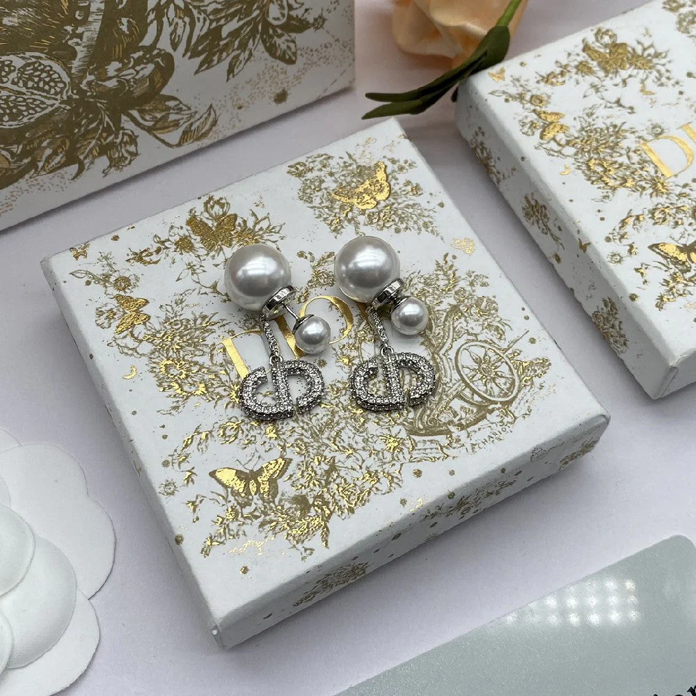 Classic CD Pearl Earrings