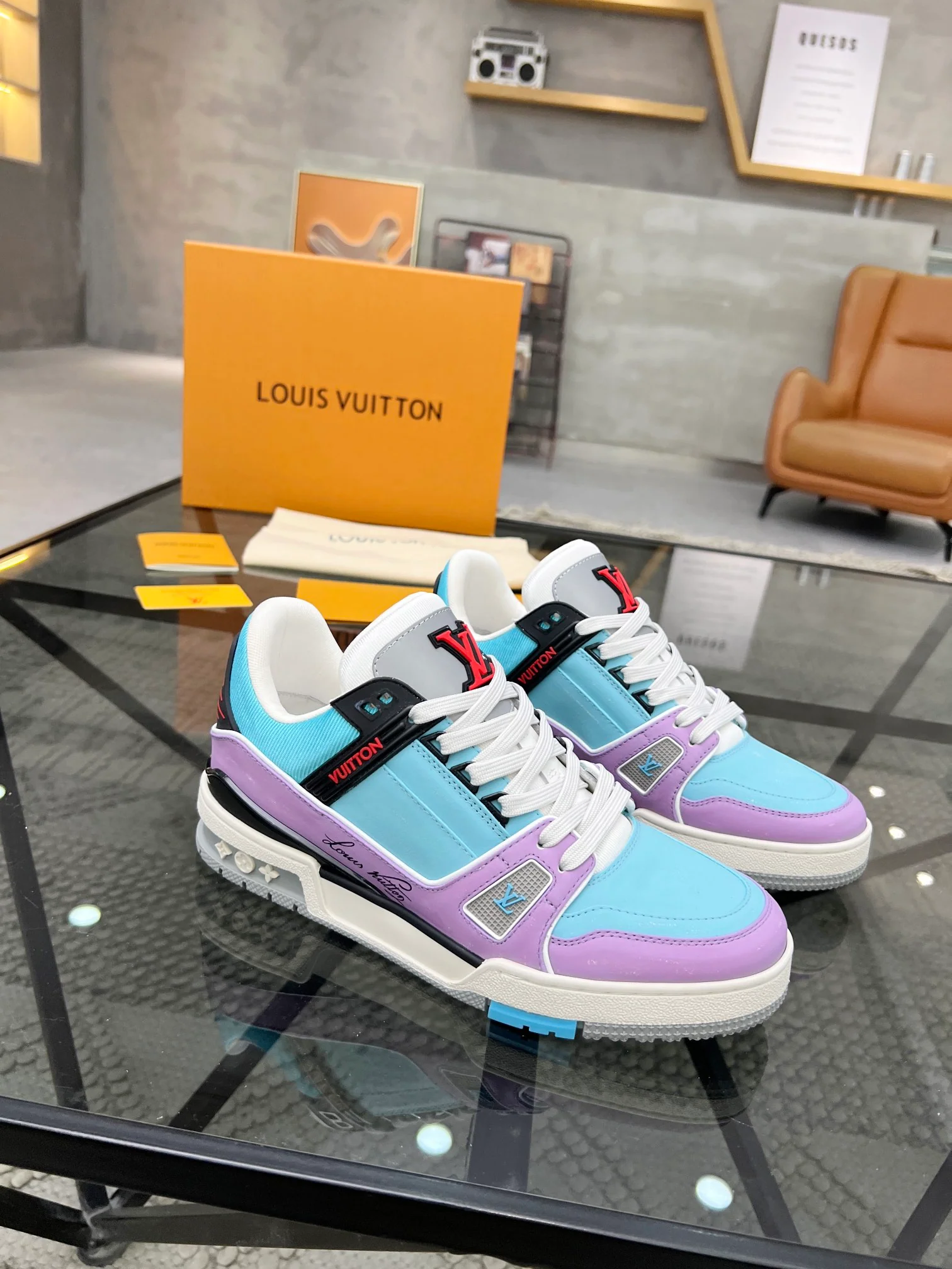 Hot-selling sports shoes cowhide fabric