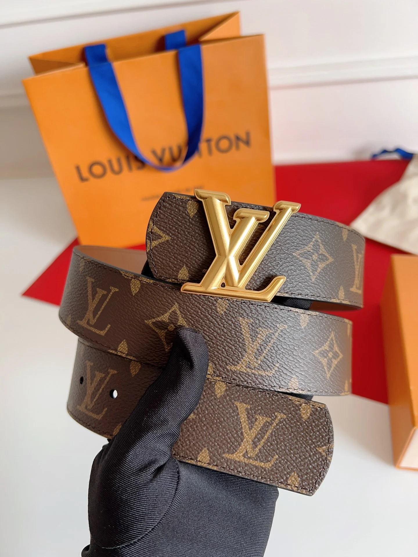 Leather embossed 4.0 double-sided belt