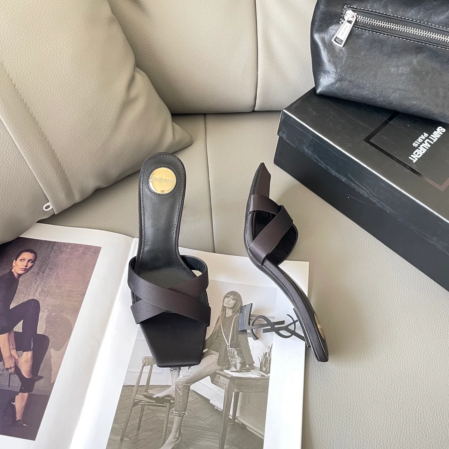 Letter heel sandals with a heel height of 9.0CM