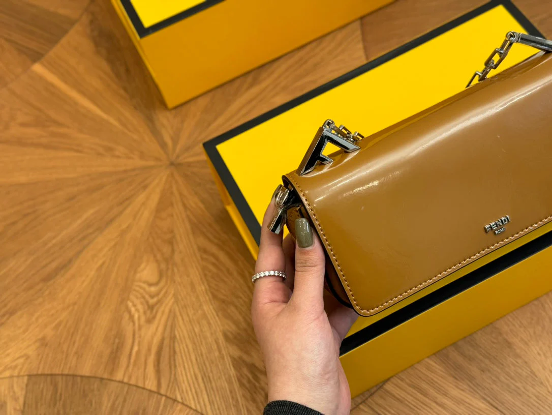 New fashionable crescent armpit bag