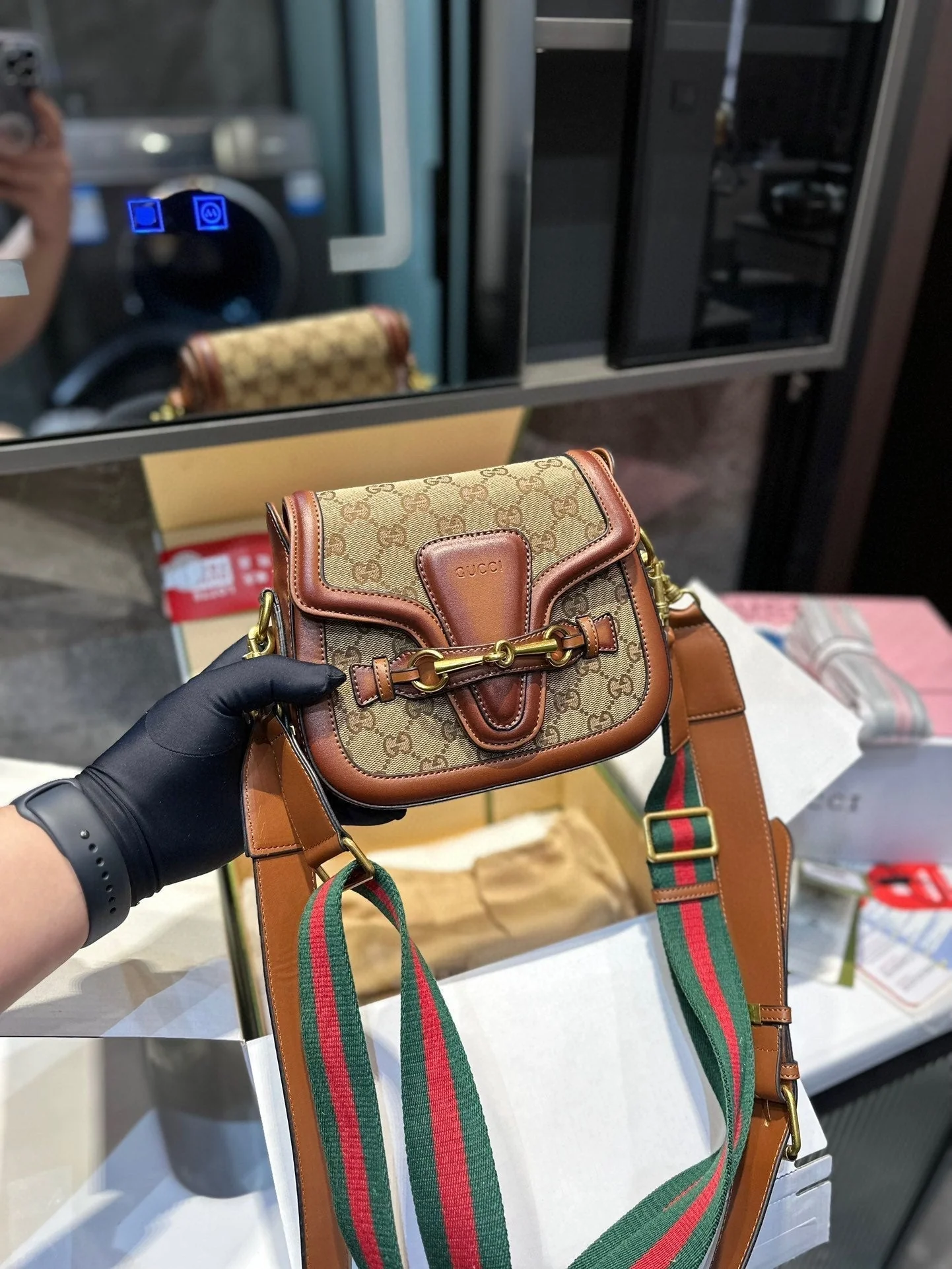 Retro simple versatile saddle bag