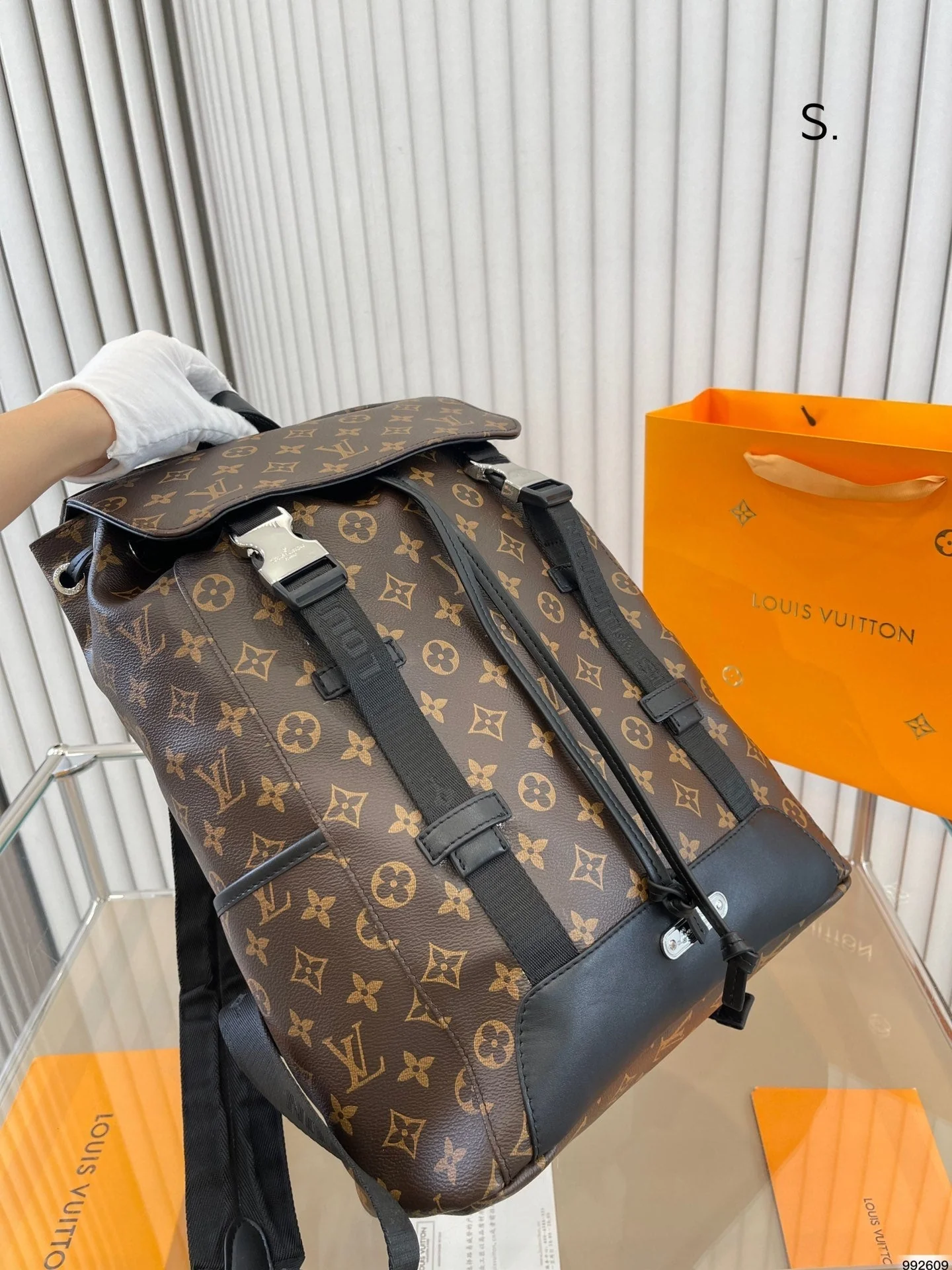 Fashionable and high-end Shoulder Bag