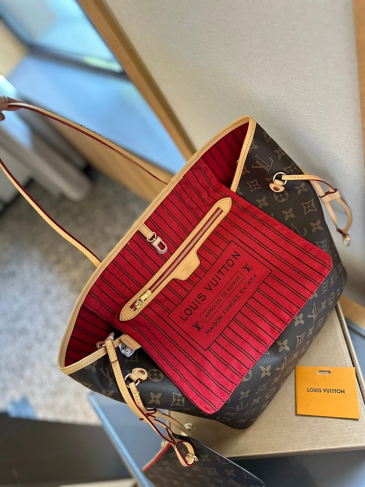 Classic discolored leather shopping bag