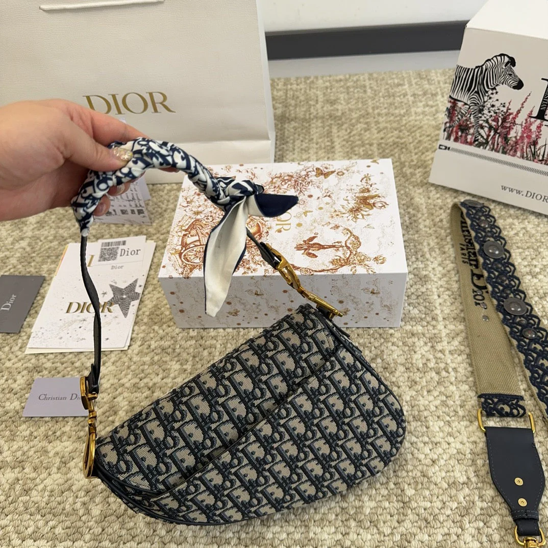 Saddle Bag With Strap D3