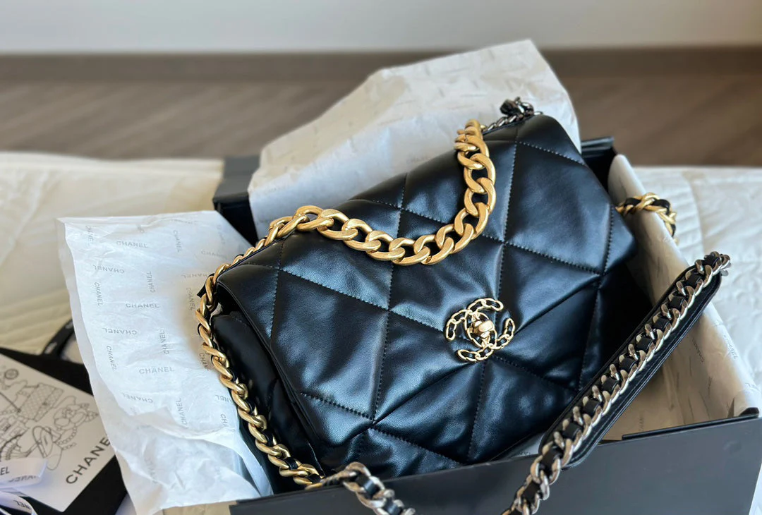 Stylish lambskin handbag
