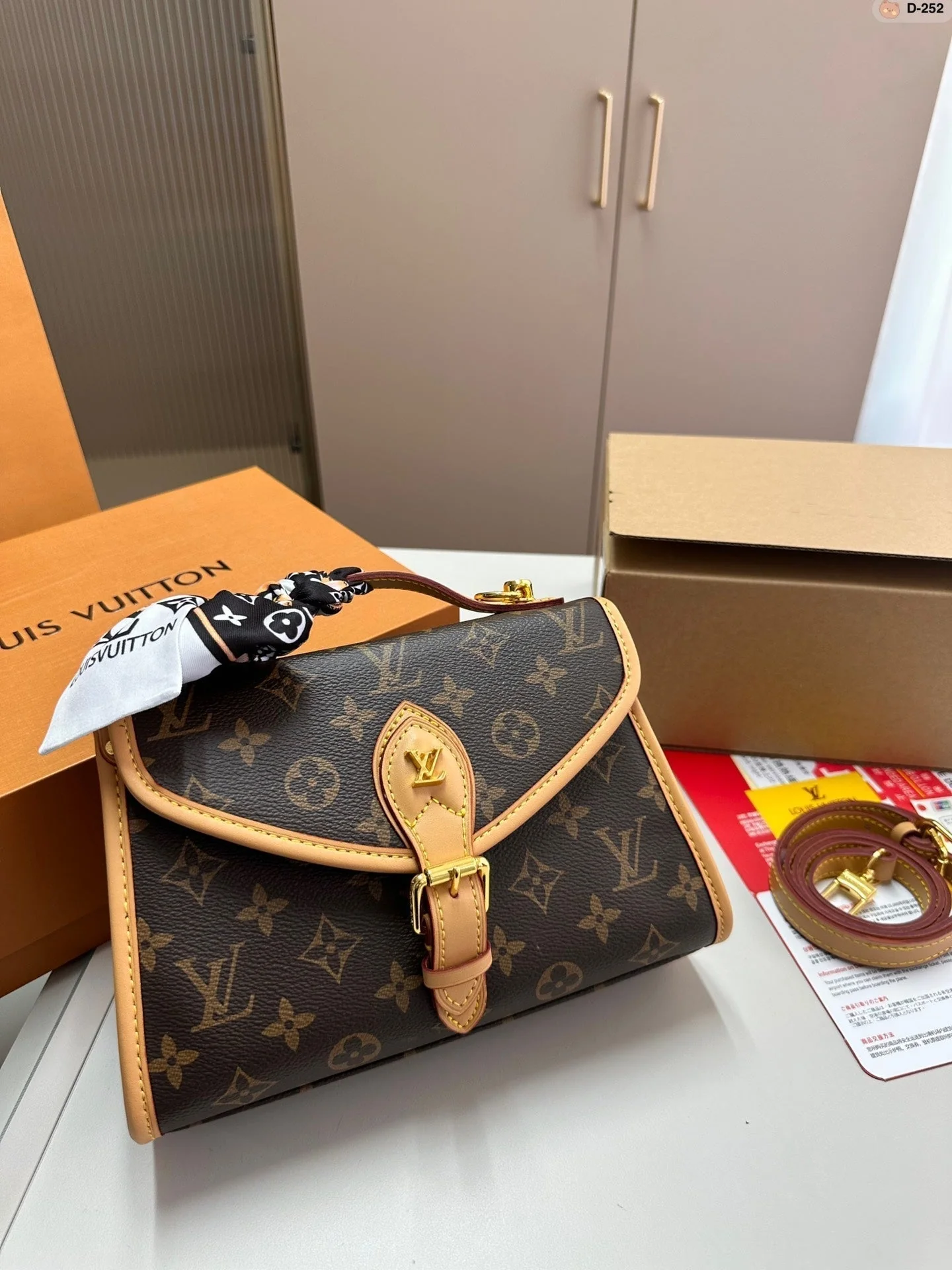 Internet celebrity hot style messenger bag