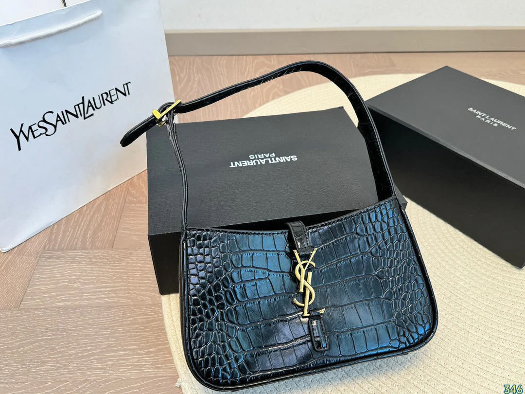 Classic and fashionable all-match underarm bag