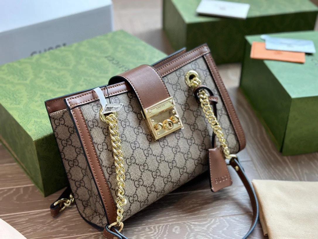 New chain shoulder bag