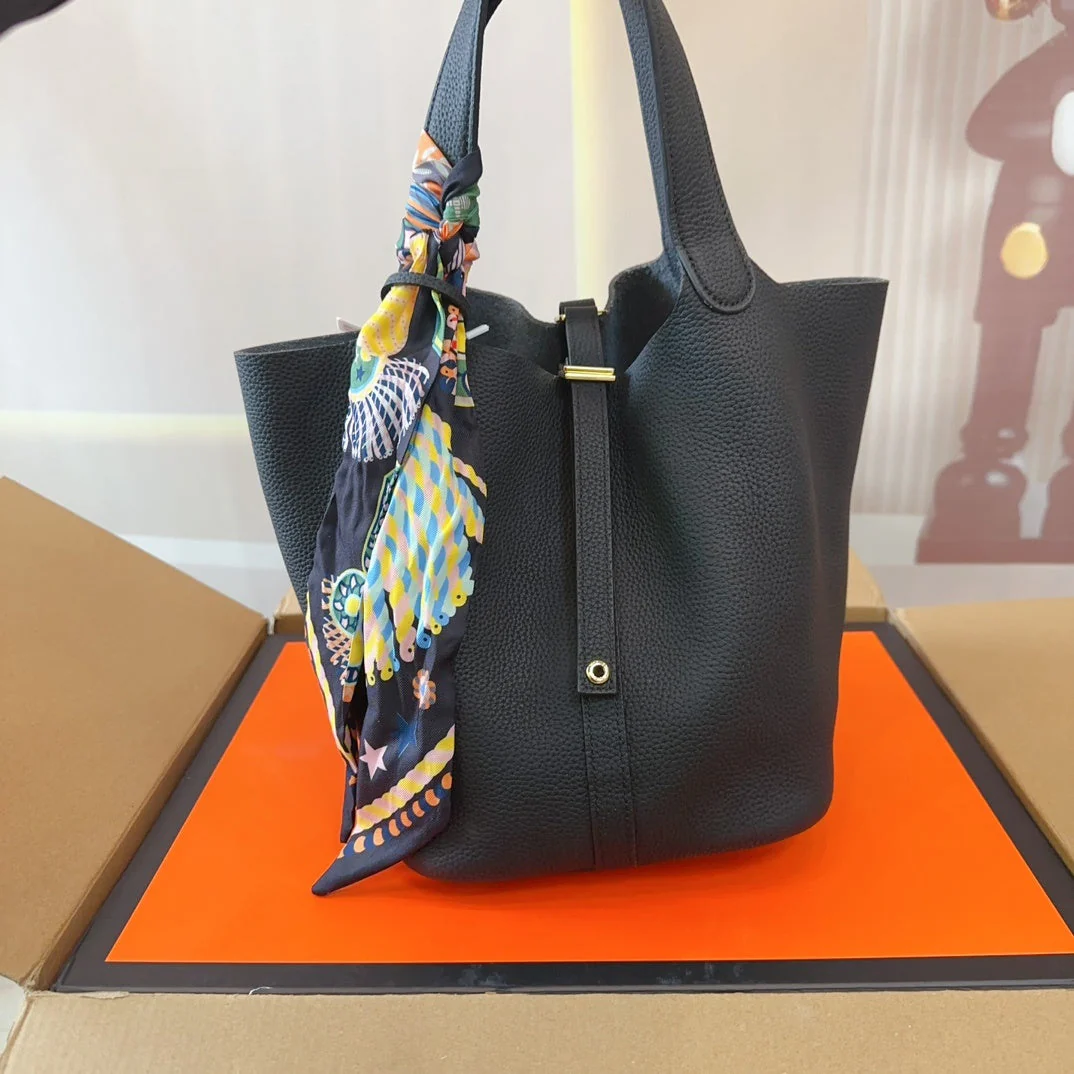 Cowhide vegetable basket bag size: 22cm