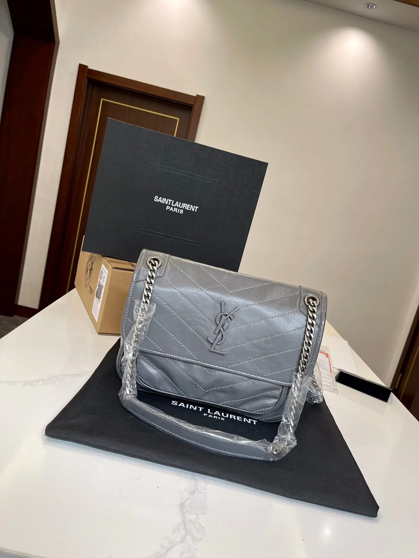 Classic aged cowhide oiled wax leather handbag