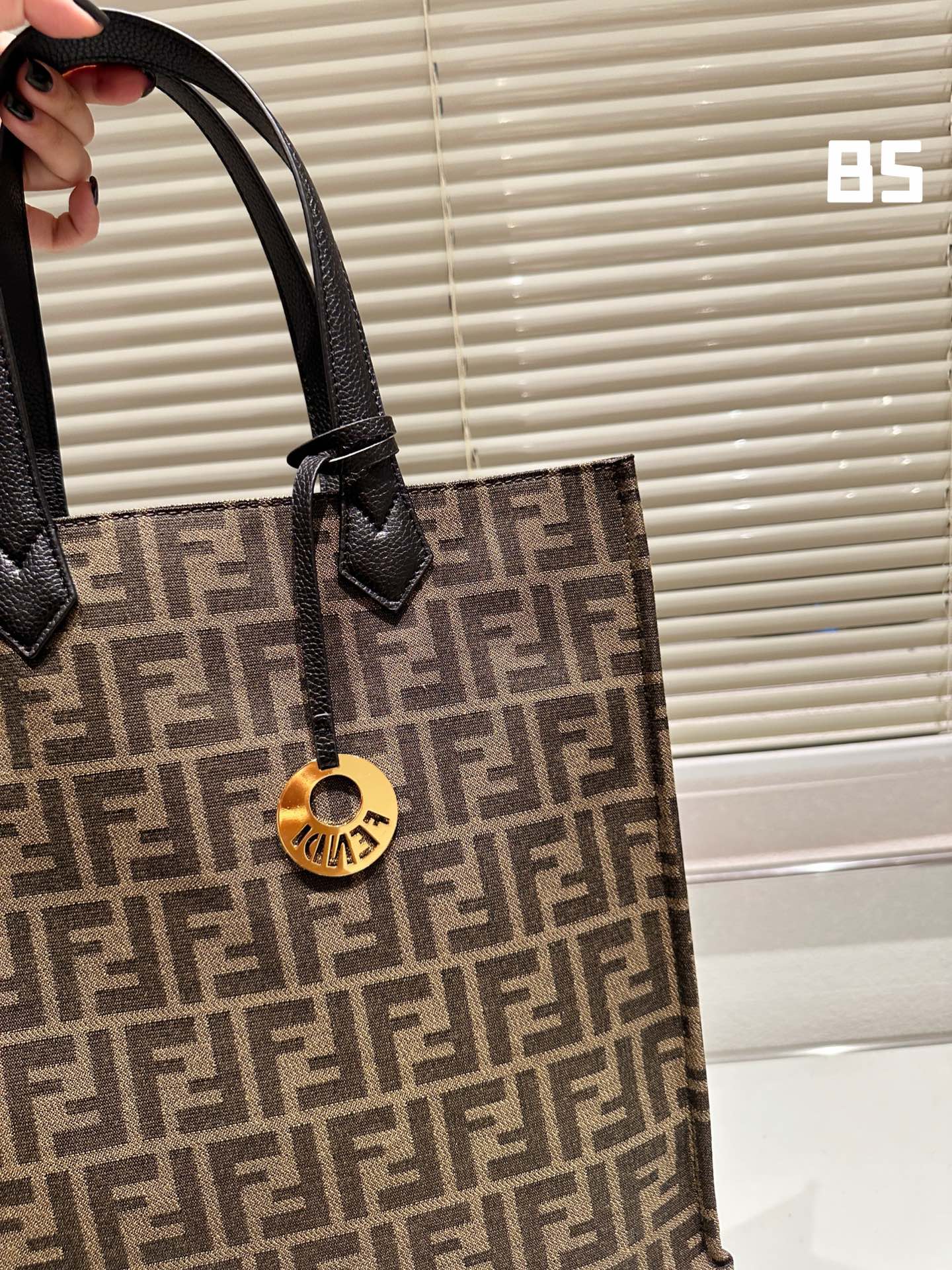 Large-size fashionable second-hand shopping bag