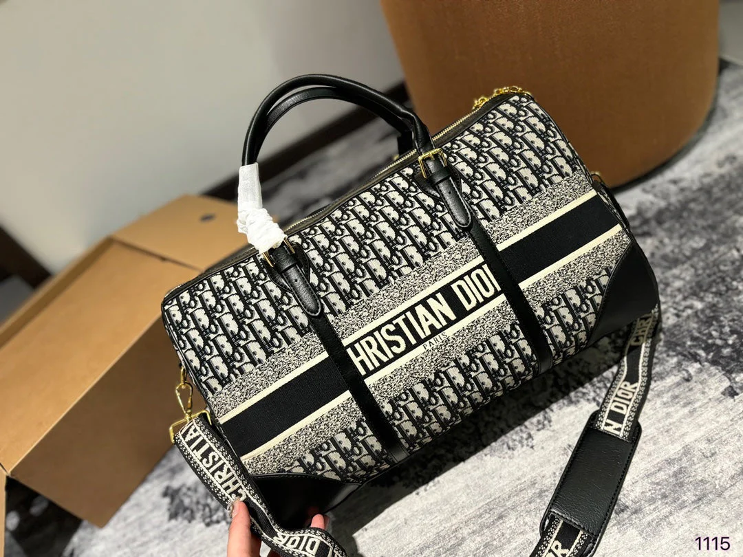 New trendy travel bag