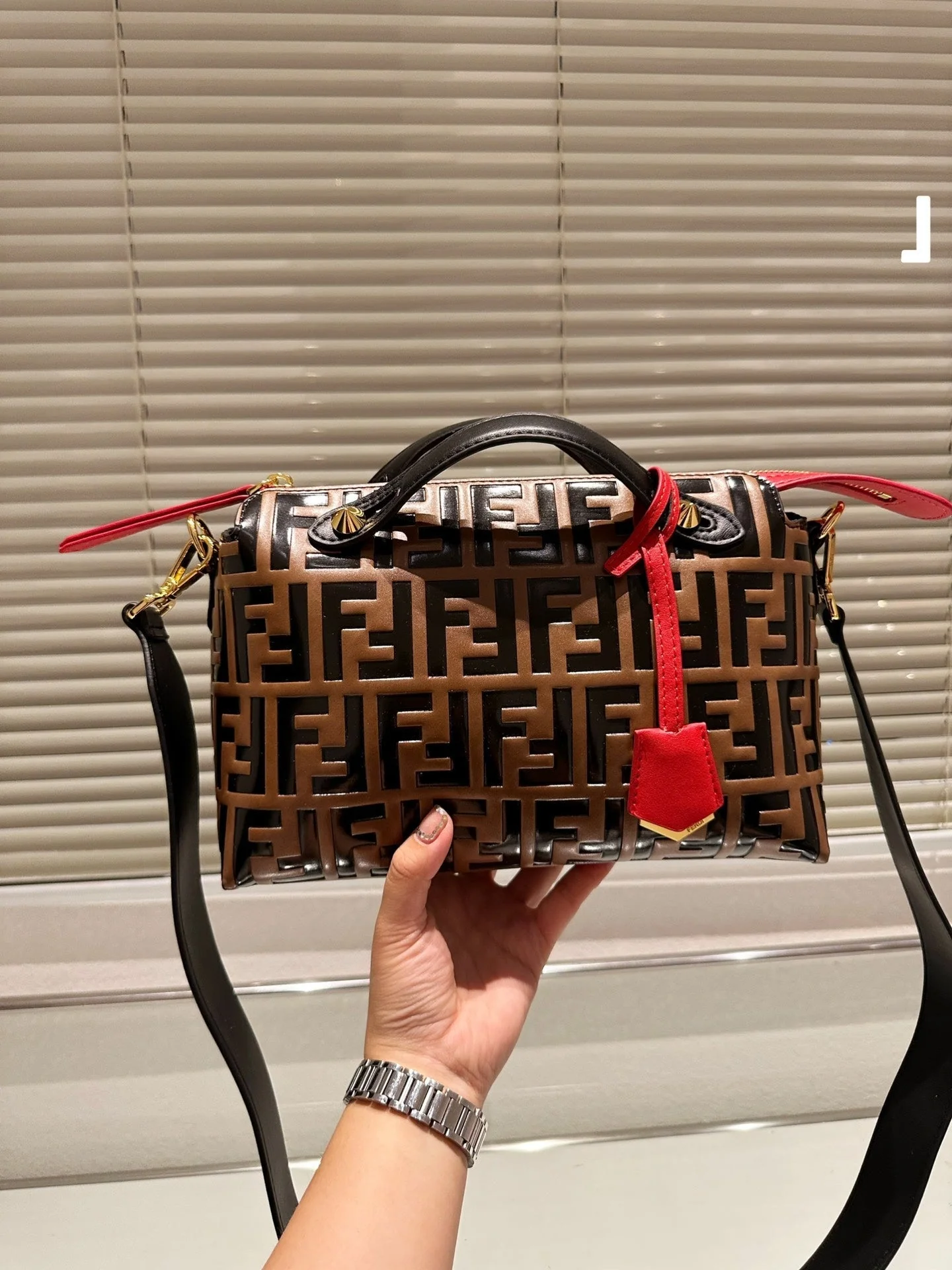 New trend fashion handbag