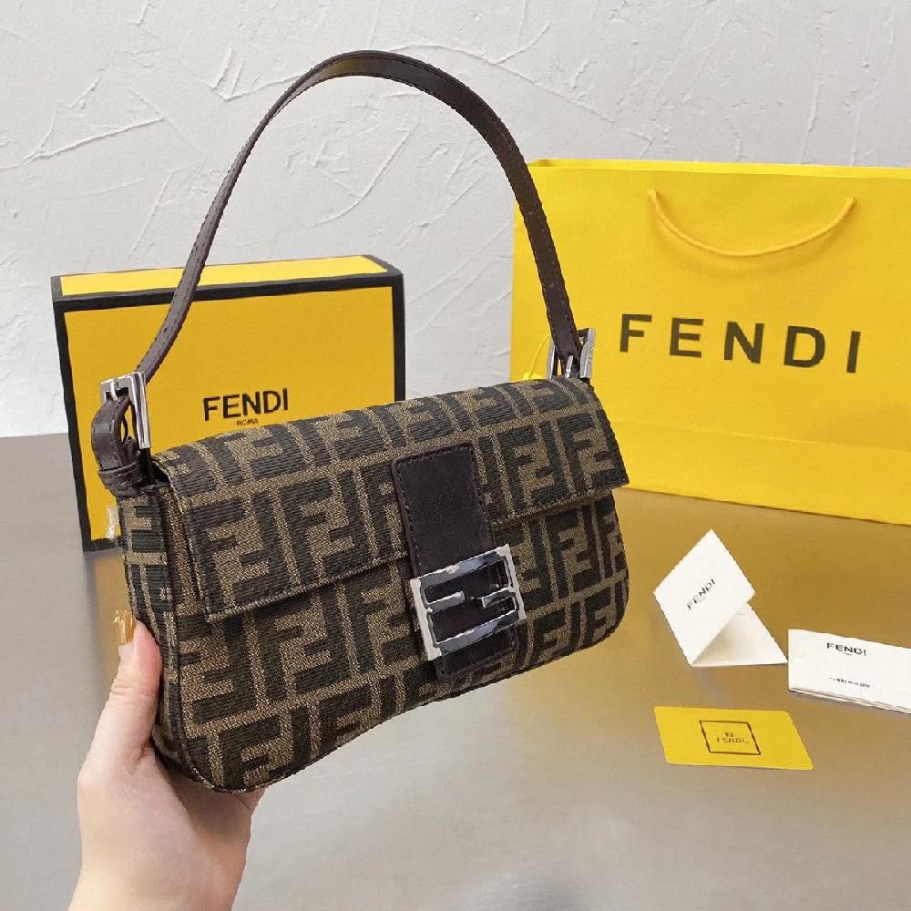 Classic Baguette Bag F4