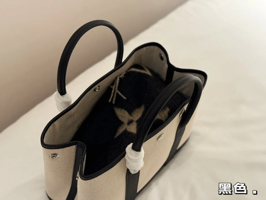 Top layer cowhide Garden bag Size: 30*20cm