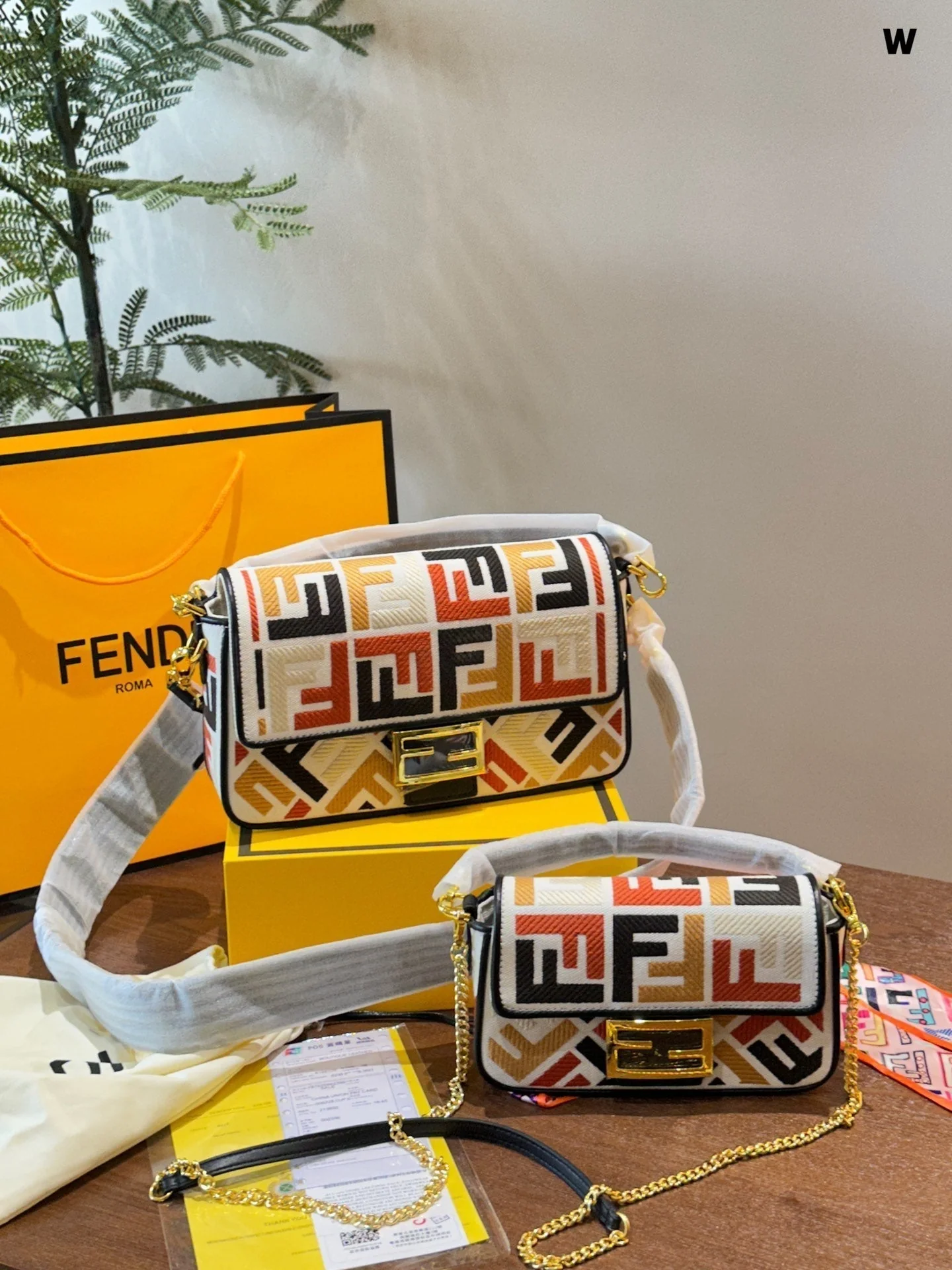 High-end baguette bag fashion style