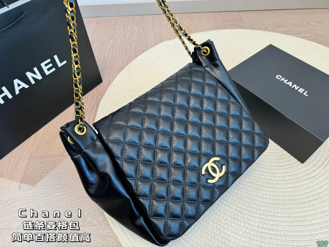 High-looking and versatile diamond bag