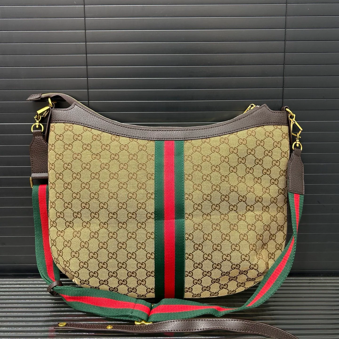 Classic Versatile Crossbody Crescent Crossbody Bag 35 x 23 cm