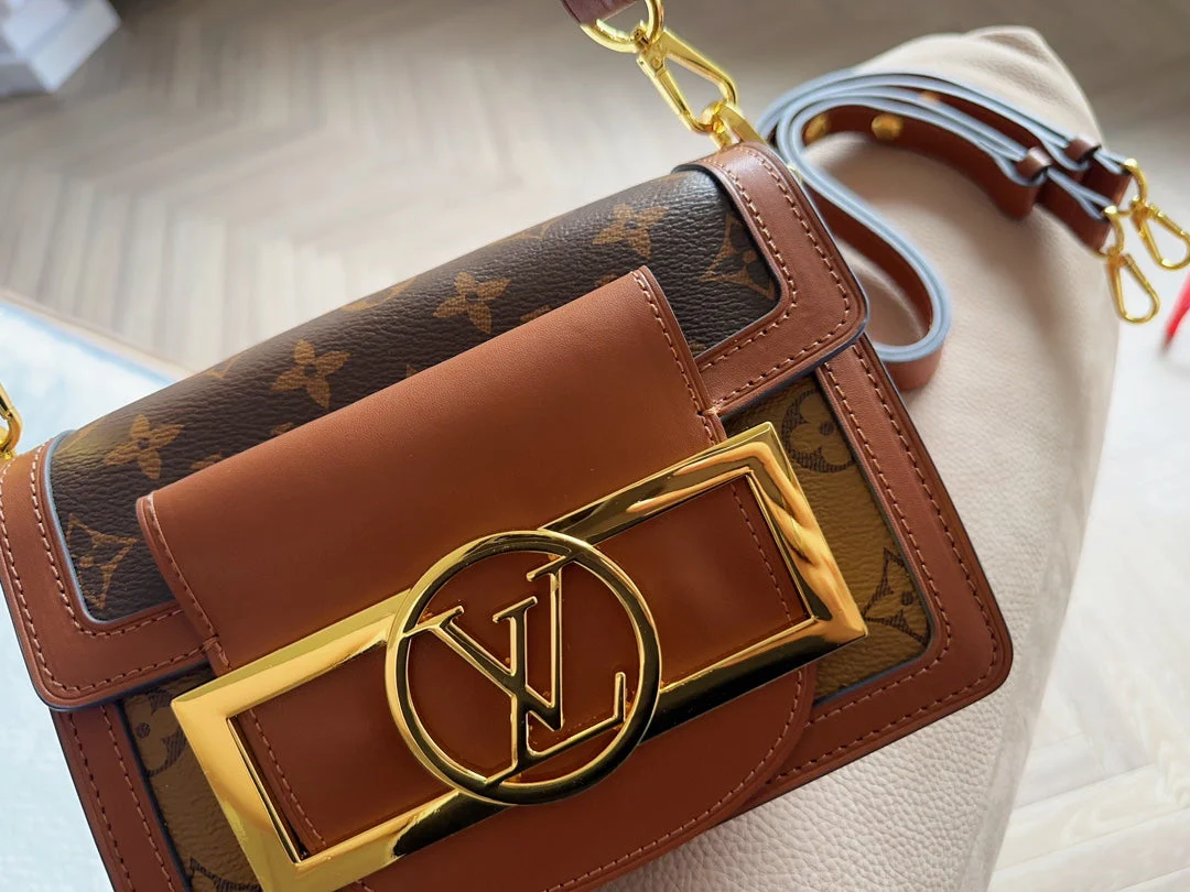 The third generation new Daphne bag