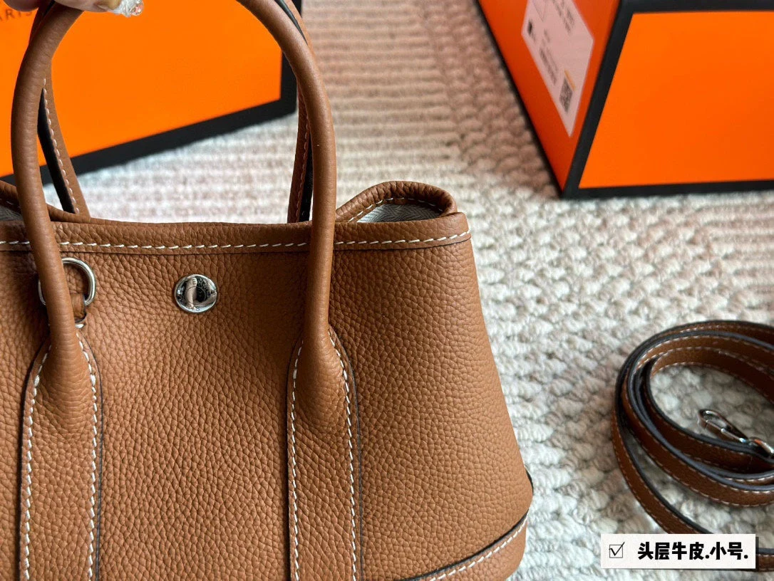 Top layer cowhide garden bag! Size: 25*15cm