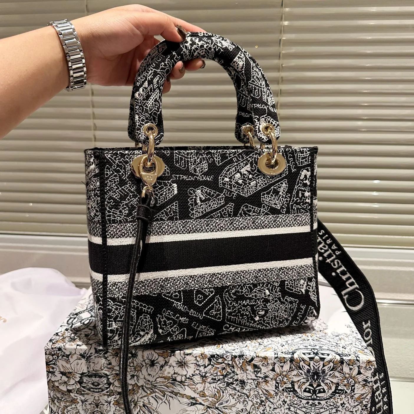 Embroidered toffee bag