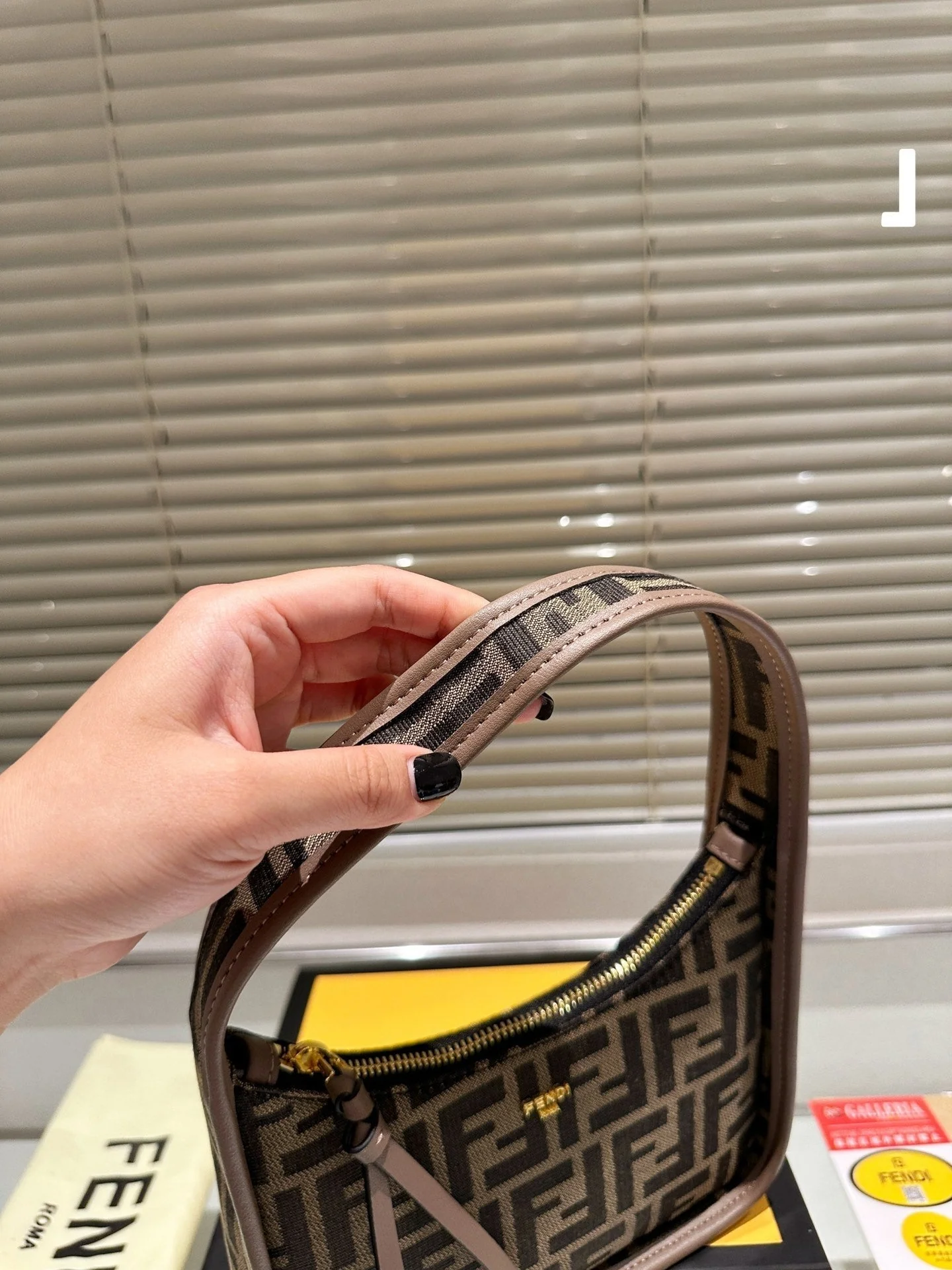 New crescent armpit bag