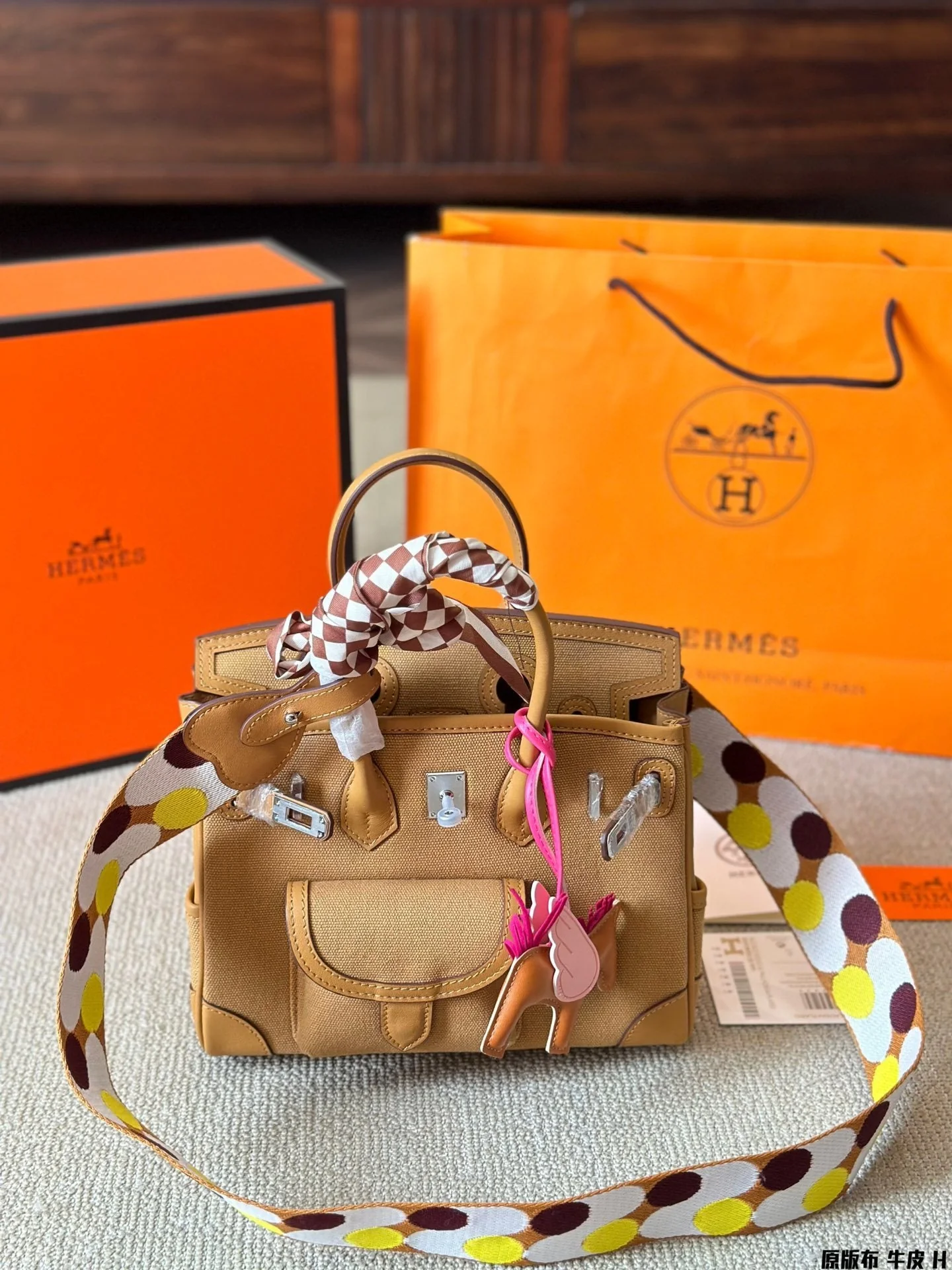 Imported lychee pattern platinum bag Size 25cm