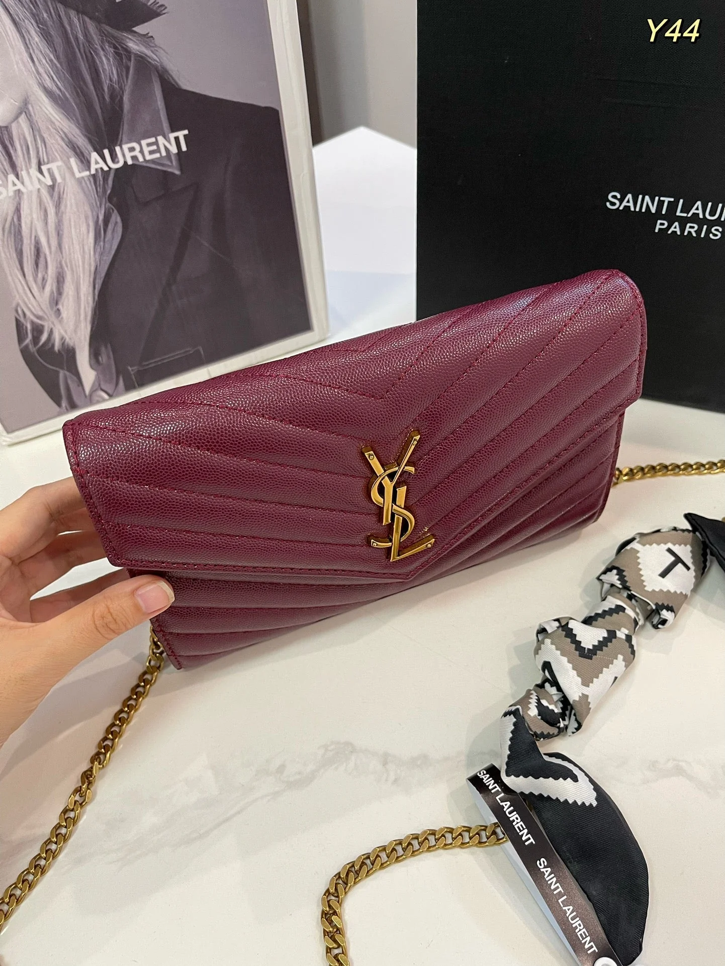 Envelope leather chain bag size: 22*14cm