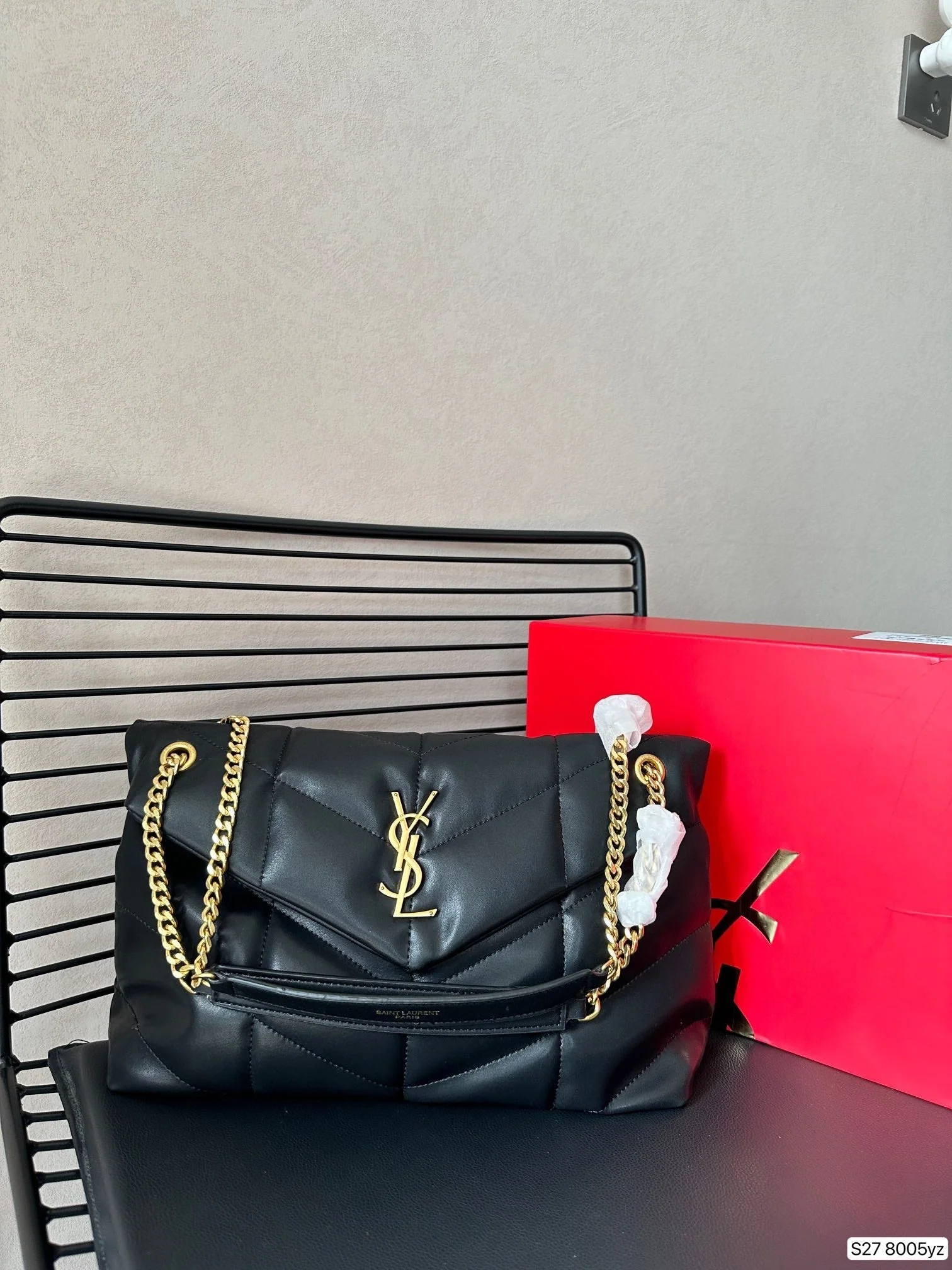 High-looking fashionable cloud bag