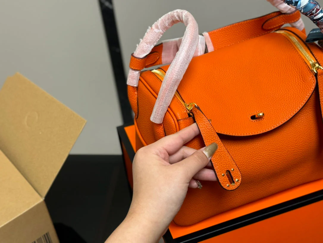 Customized hardware handbag made of top-grain calfskin