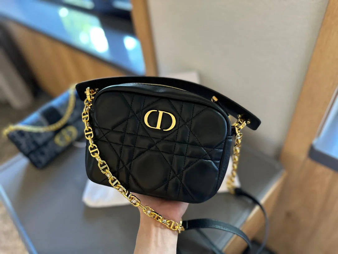 Fashionable retro casual camera bag