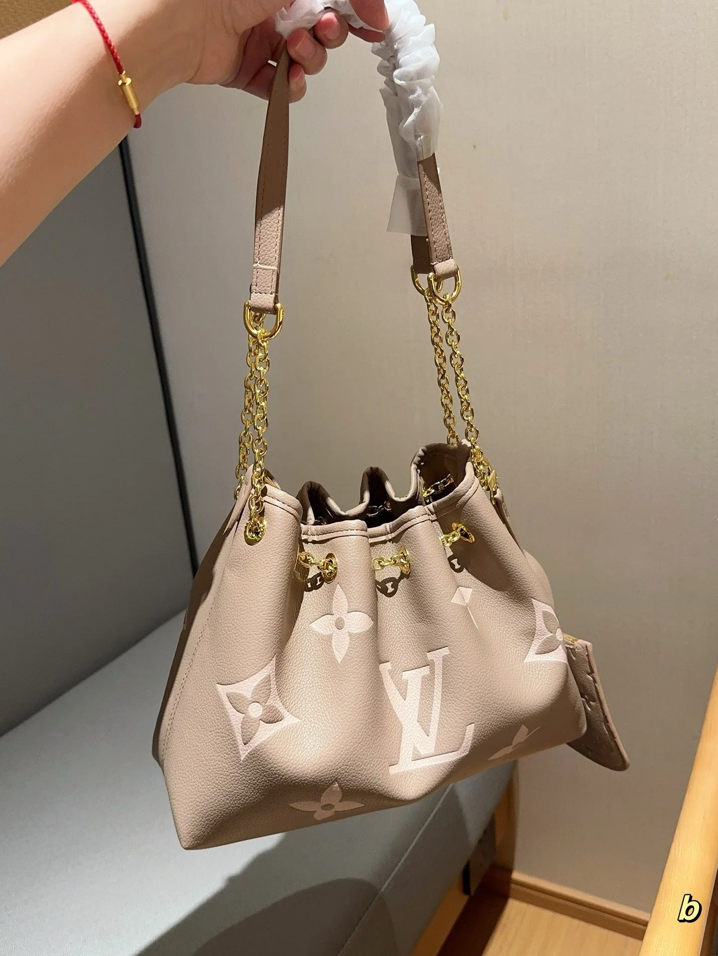 Classic fashion large round cake bag