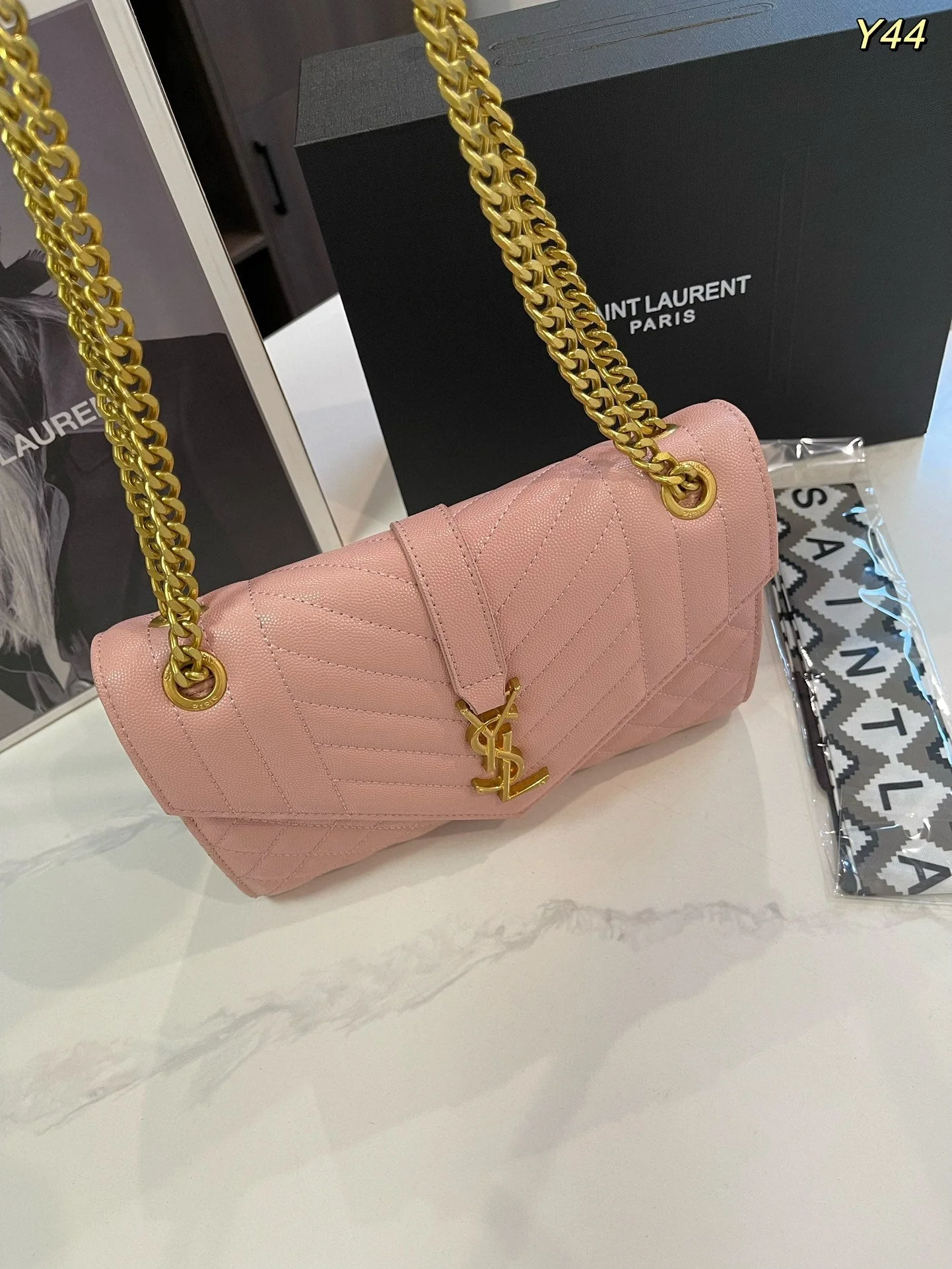 Classic versatile envelope bag