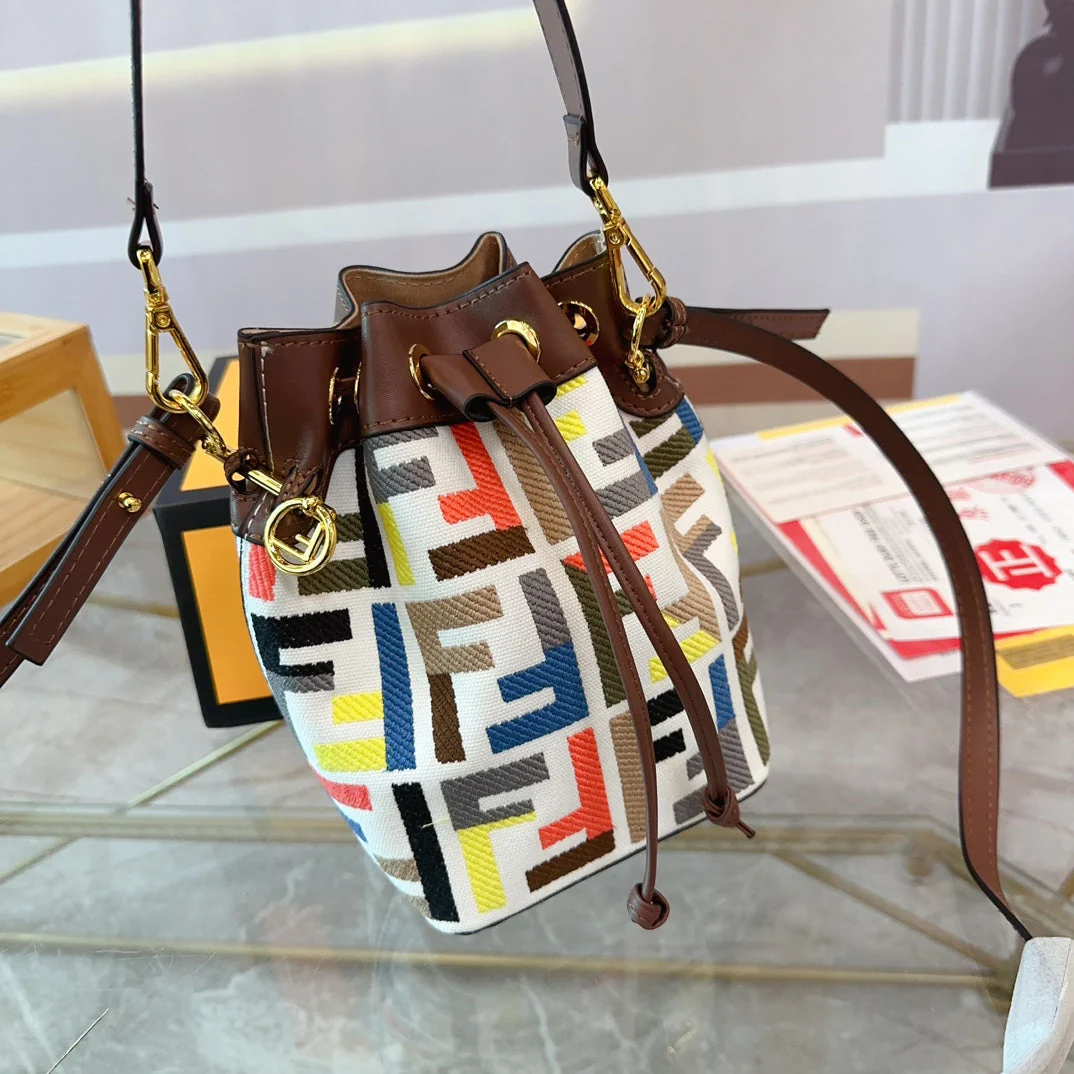 New versatile colorful bucket bag