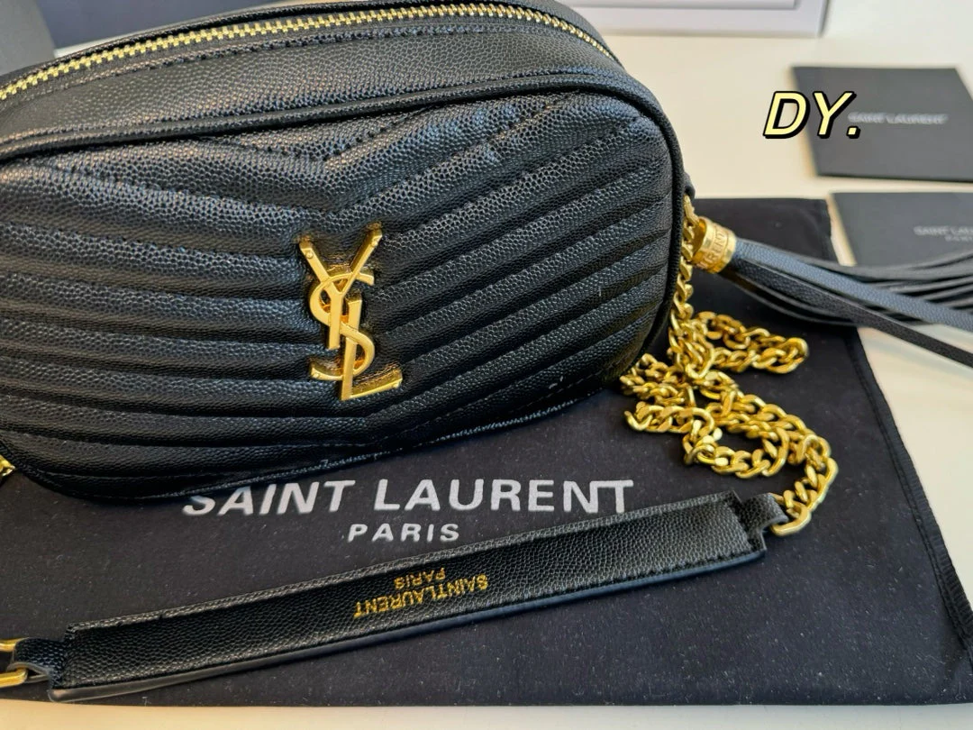 Simple and stylish tassel camera bag