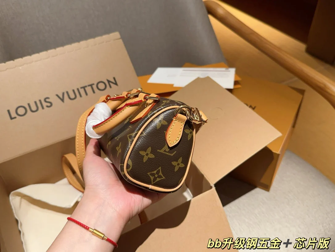 Fashionable classic mini pillow bag