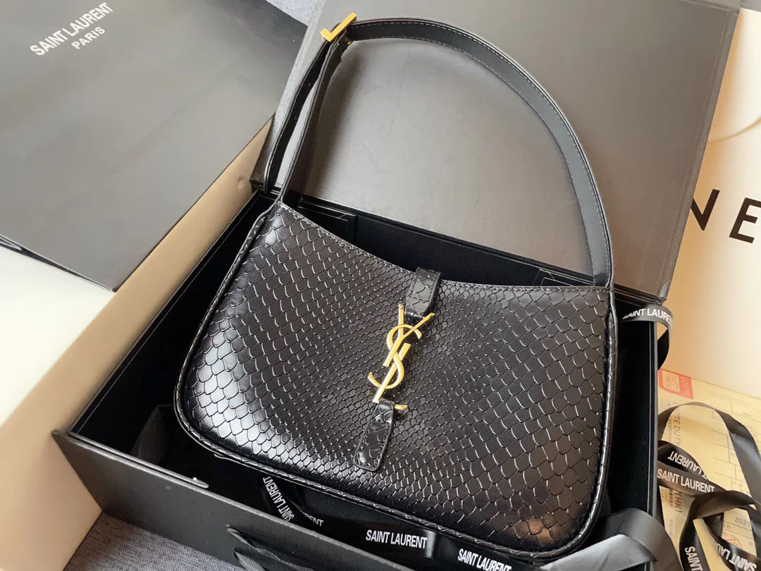 Snakeskin leather_underarm bag Le5A7